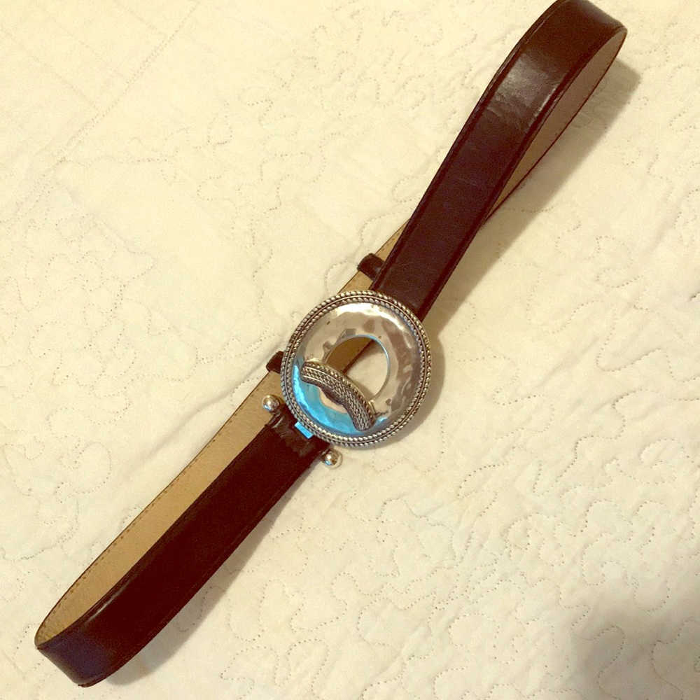 Black leather belt w/ sliding length adjuster